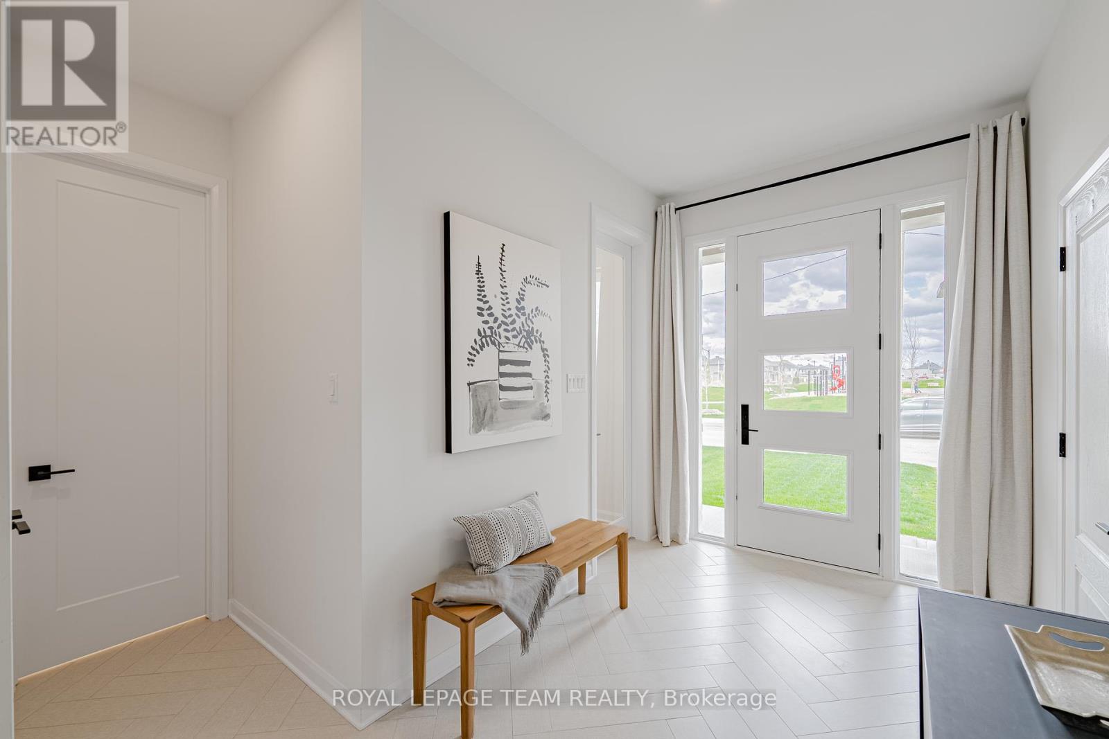 Property at 2055 WANDERER AVENUE image 3