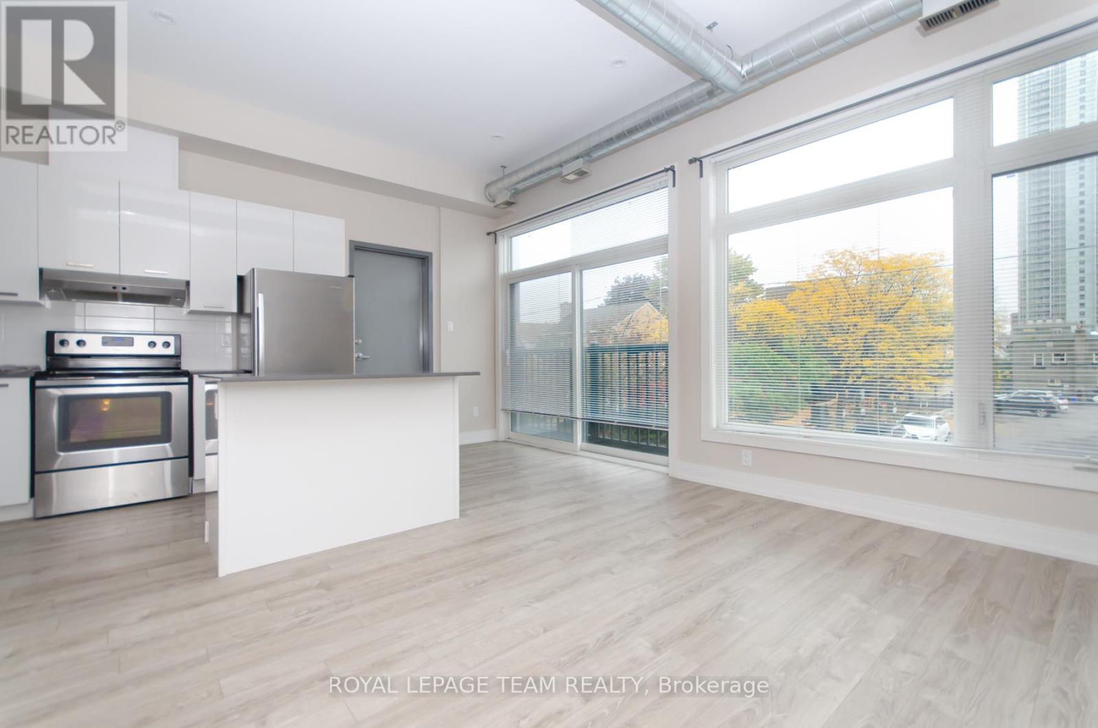 81 Norman Street, Ottawa, Ontario  K1S 3K3 - Photo 6 - X12135406