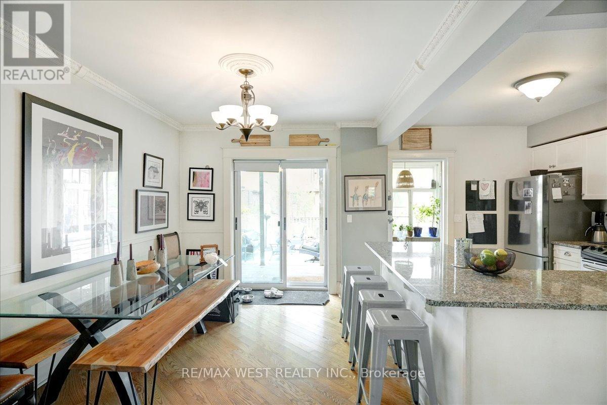 30 Glendale Avenue, Toronto, Ontario  M6R 2S7 - Photo 6 - W12134755