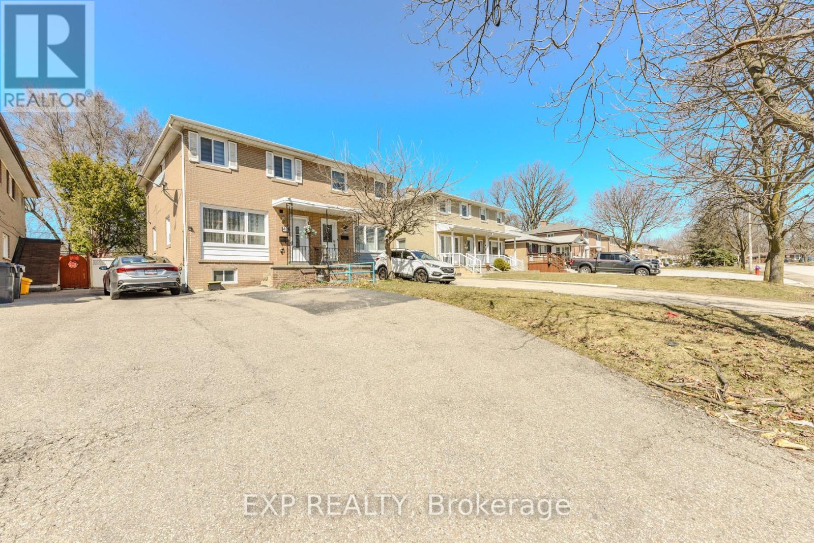 40 CORBY CRESCENT, Brampton, Ontario