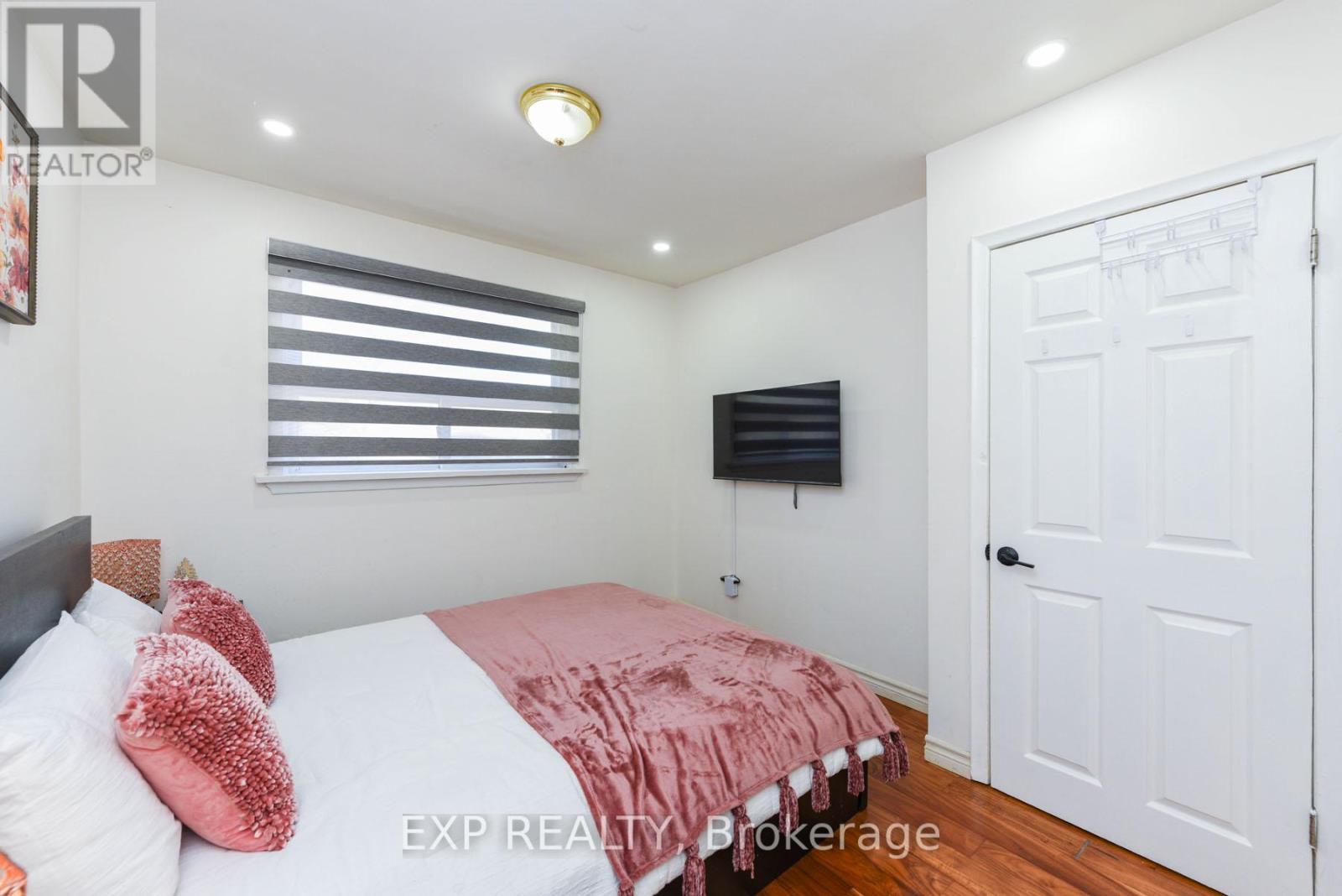 40 Corby Crescent, Brampton, Ontario  L6Y 1H1 - Photo 18 - W12046848