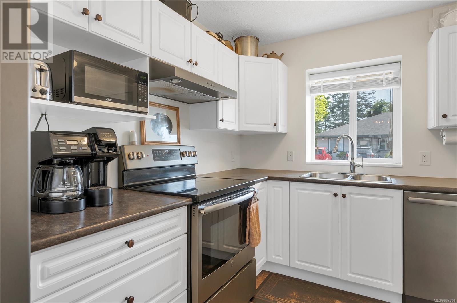 Property at 16 2317 Dalton Rd image 3
