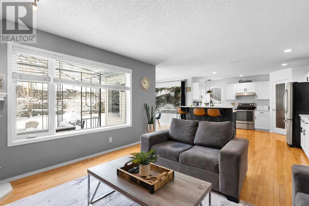 37 Bow Ridge Drive, Cochrane, Alberta  T4C 1V4 - Photo 10 - A2202145