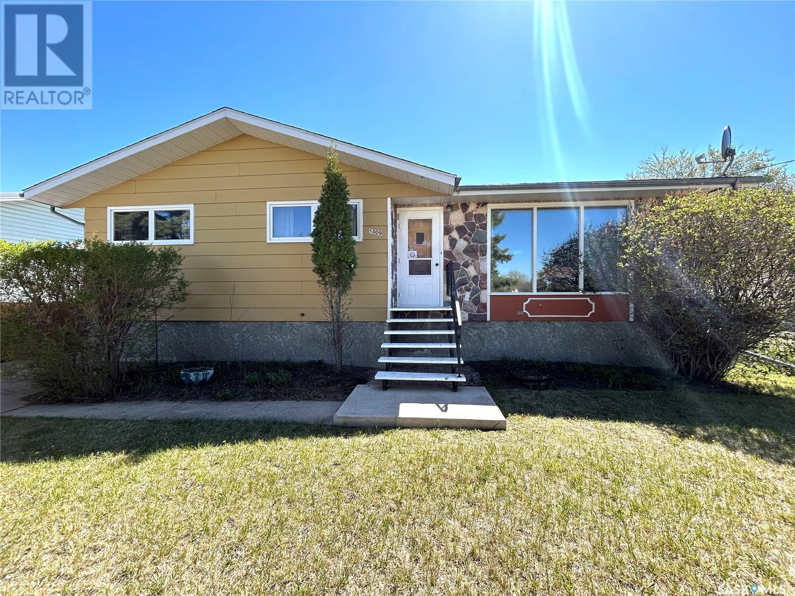 1009 3rd AVENUE SW, maple creek, Saskatchewan