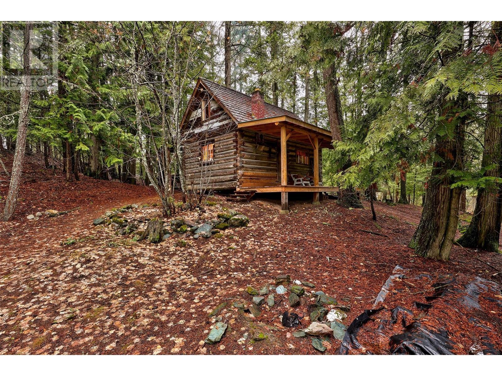 6057 Line 17 Road, Magna Bay, British Columbia  V0E 1M7 - Photo 9 - 10347076