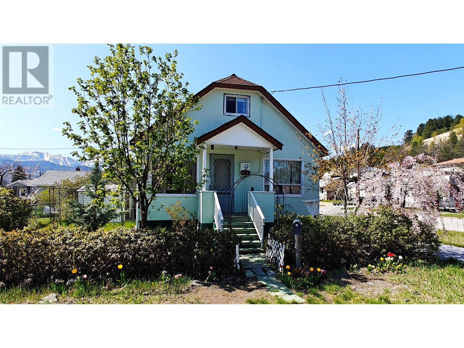 Property at 1889 BOWSER Street image 3