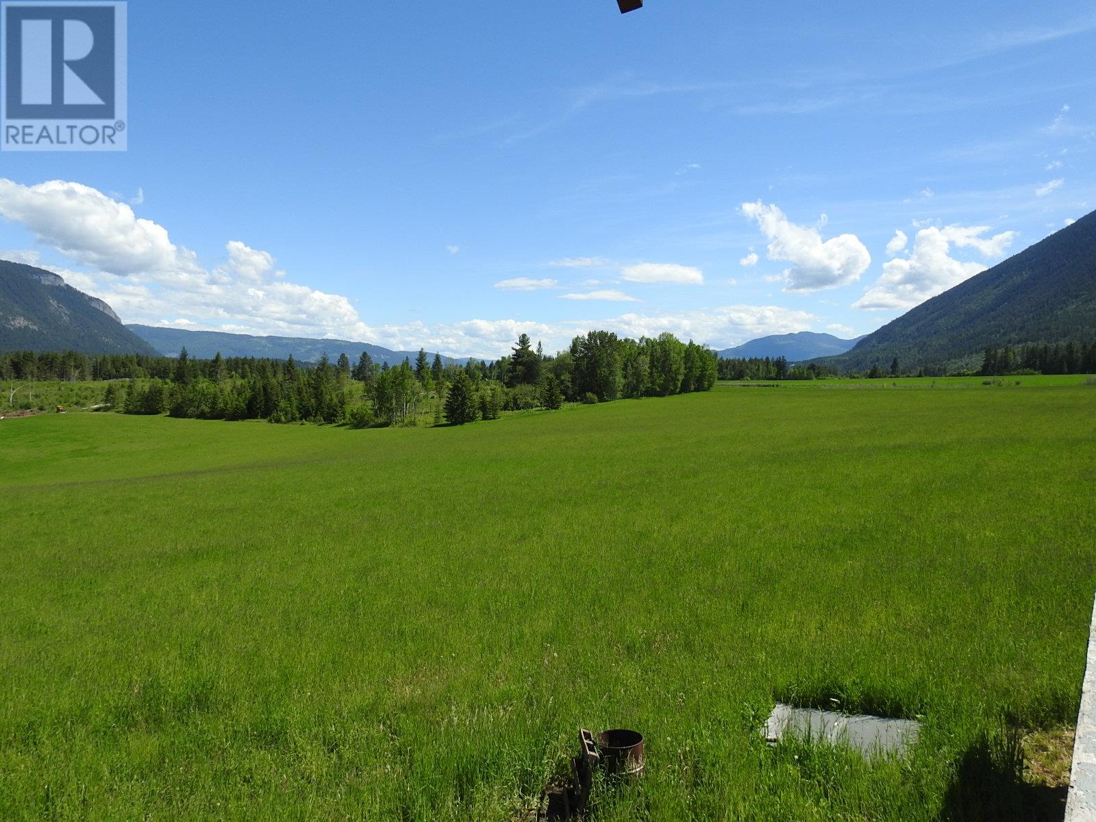 1144 Tappen Valley Road, Tappen, British Columbia  V0E 2X3 - Photo 6 - 10346363