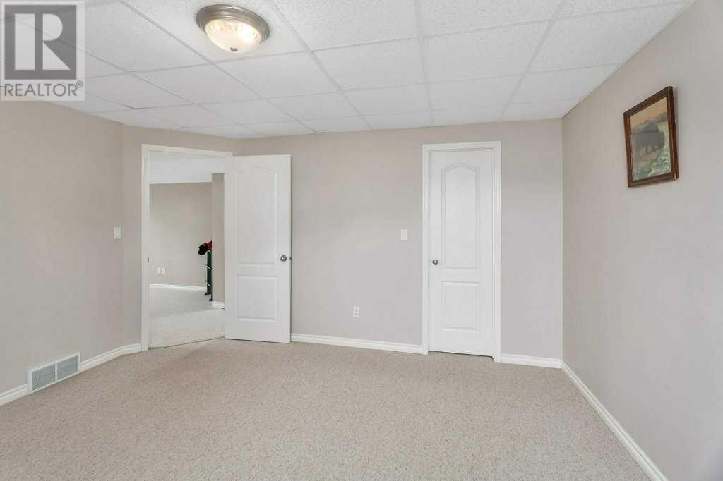 15 Lakes Close, Lacombe, Alberta  T4L 1S5 - Photo 37 - A2219176