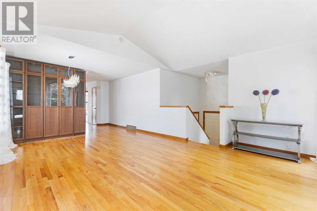9095 Scurfield Drive Nw, Calgary, Alberta  T3L 1L3 - Photo 7 - A2206231