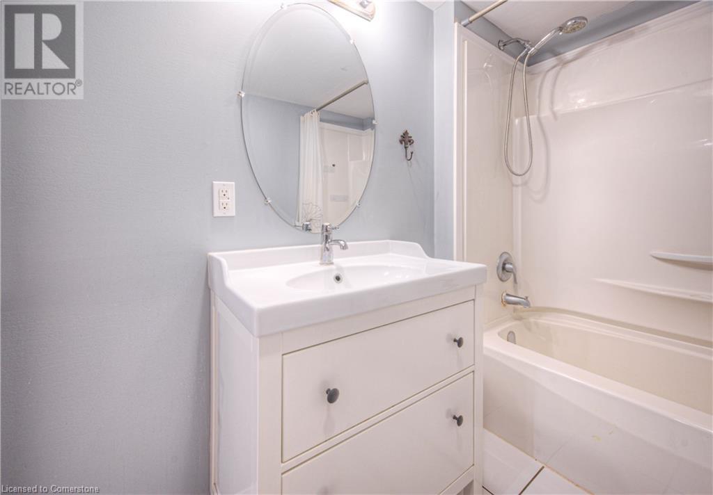 22 Hampton Place, Kitchener, Ontario  N2B 2S3 - Photo 38 - 40726473