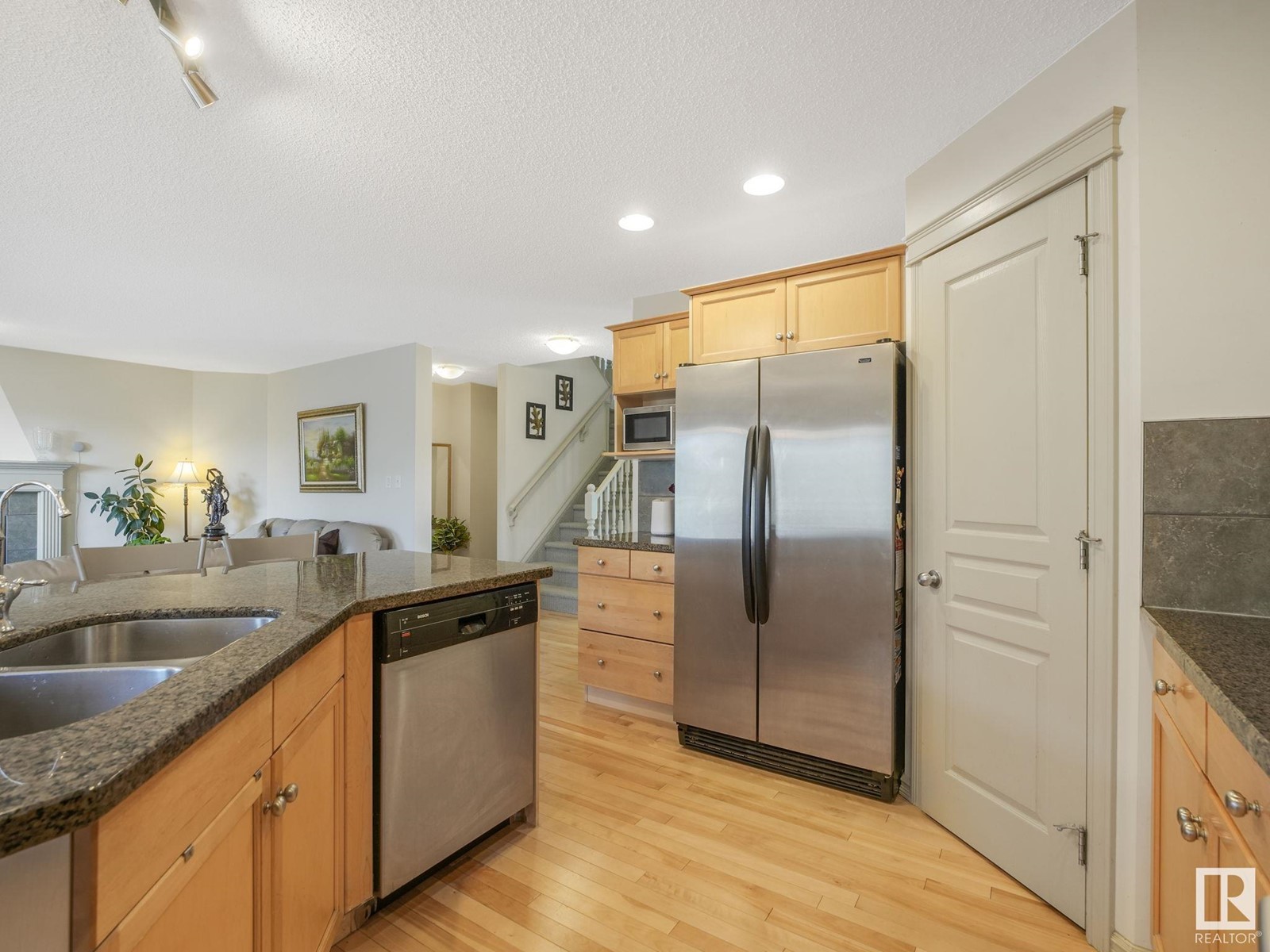 3304 23 St Nw, Edmonton, Alberta  T6T 0A7 - Photo 6 - E4435324