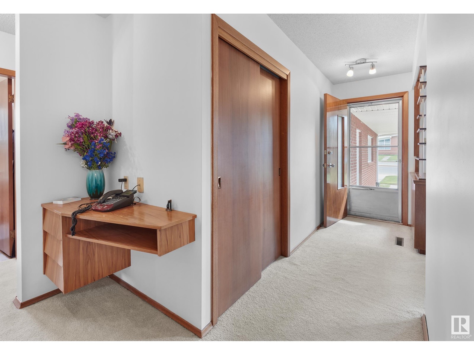 8604 Buena Vista Rd Nw, Edmonton, Alberta  T5R 5R8 - Photo 4 - E4435207