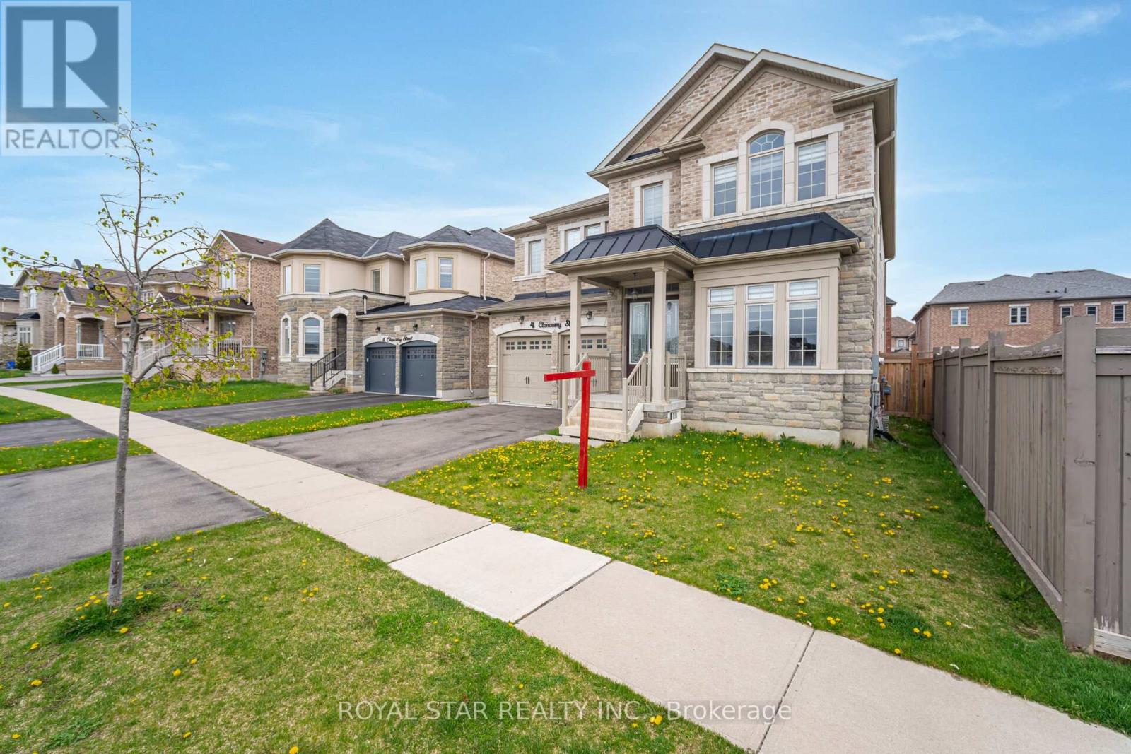 4 Cloncurry Street, Brampton, Ontario  L6P 4G3 - Photo 2 - W12135411