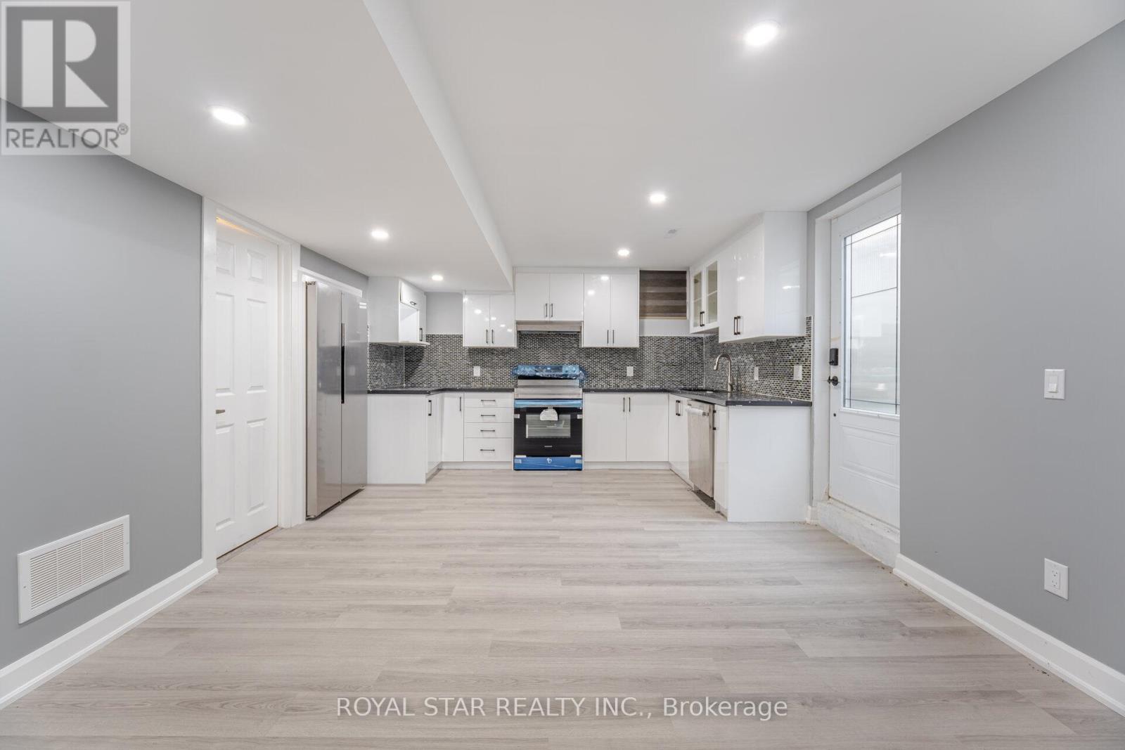 4 Cloncurry Street, Brampton, Ontario  L6P 4G3 - Photo 35 - W12135411