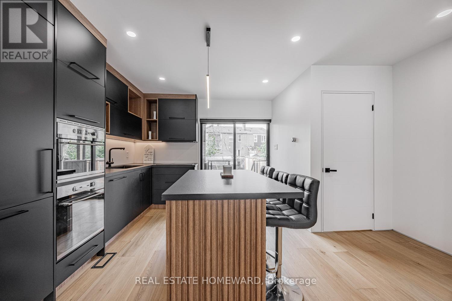 10 Juliana Court, Toronto, Ontario  M6S 2R2 - Photo 11 - W12135416