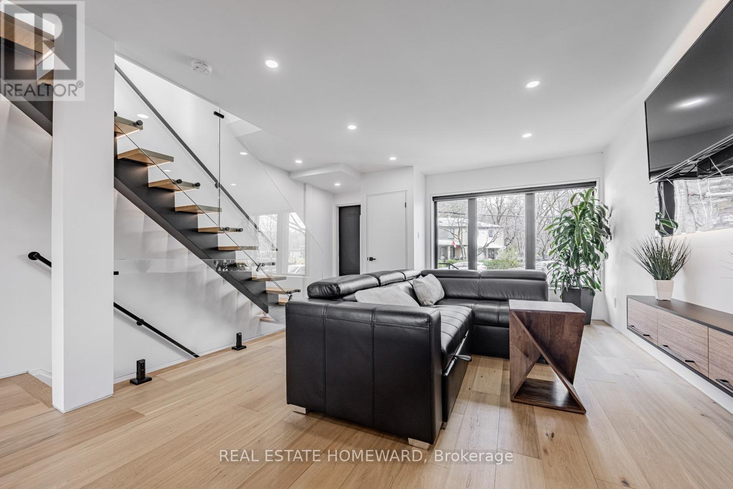 Property at 10 JULIANA COURT image 3