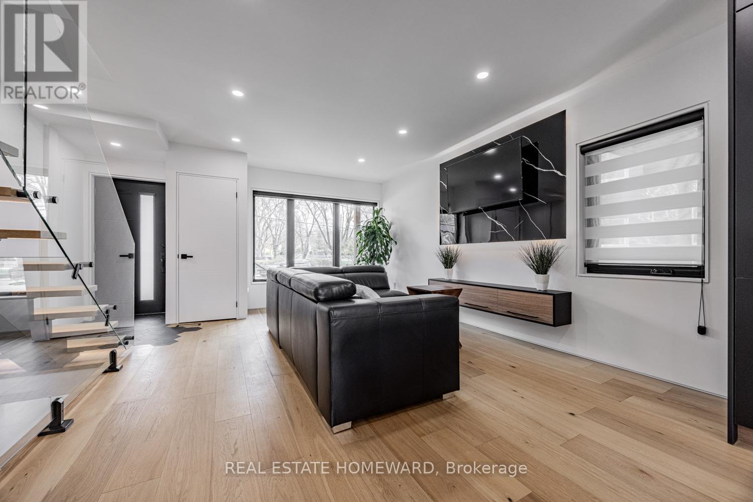 Property at 10 JULIANA COURT image 4