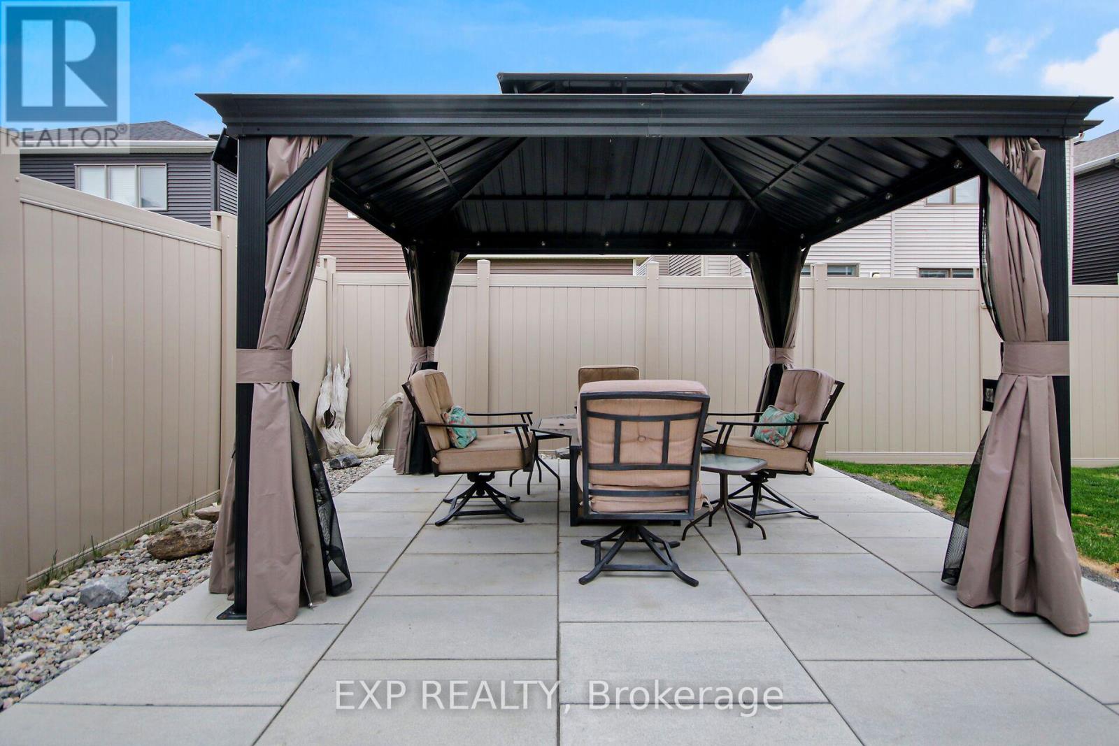 758 Derreen Avenue, Ottawa, Ontario  K2S 2Z1 - Photo 25 - X12135490