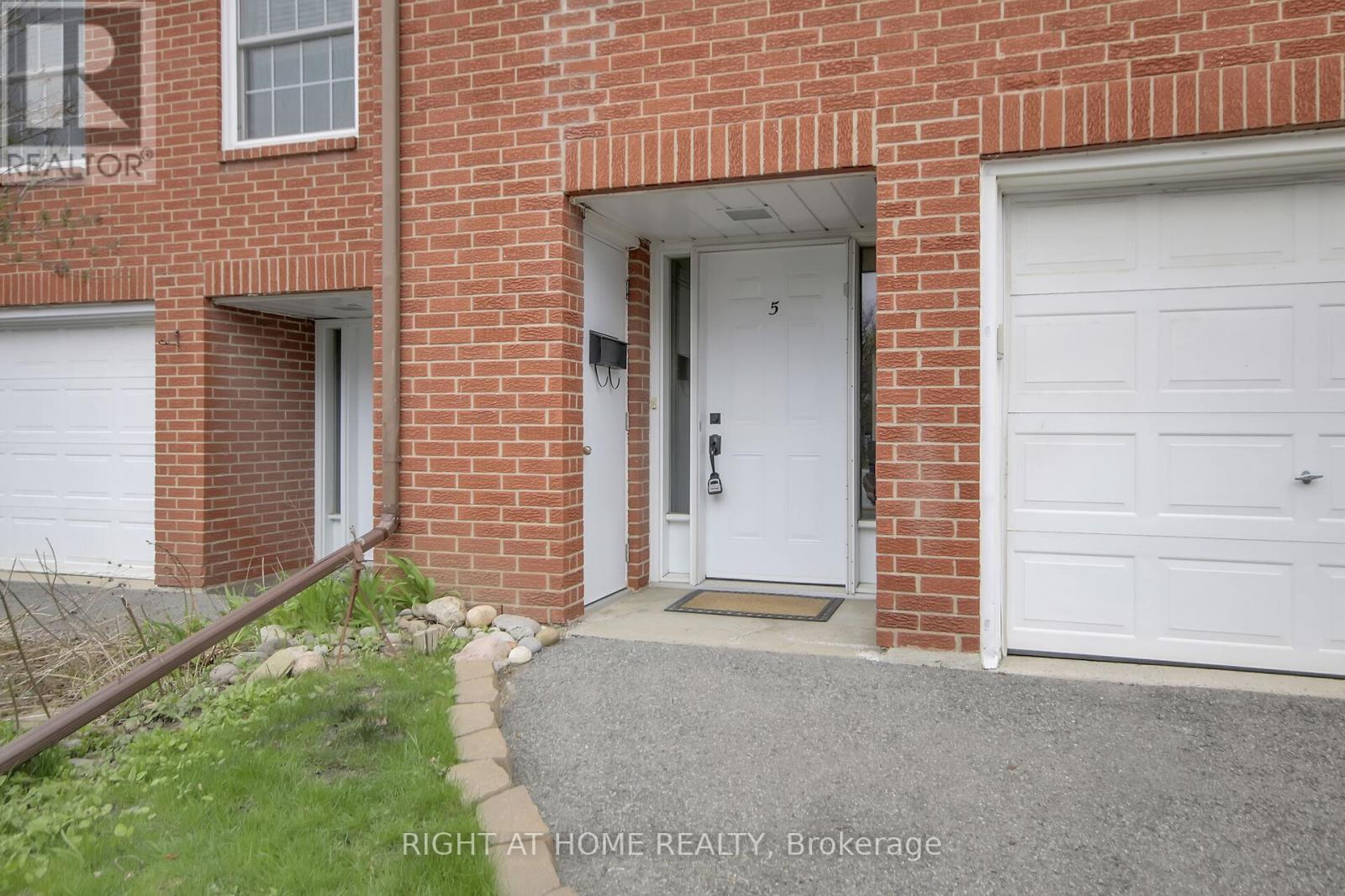 Property at 5 MOORSIDE PRIVATE image 2
