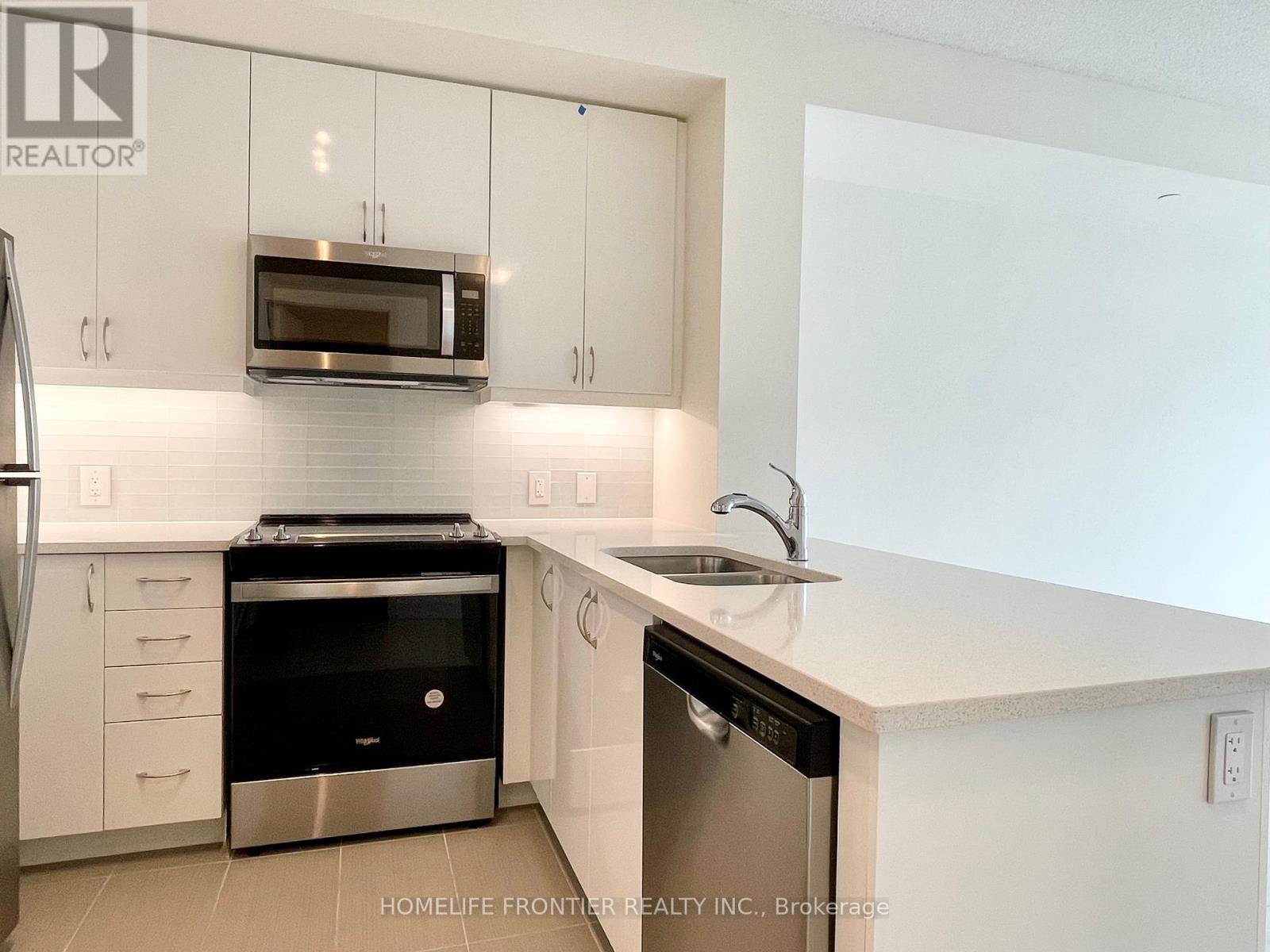 3015 - 4955 Yonge Street, Toronto, Ontario  M2N 0L8 - Photo 3 - C12135439