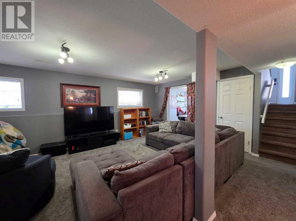 43 Mt Blakiston Road W, Lethbridge, Alberta  T1K 6P9 - Photo 34 - A2217886
