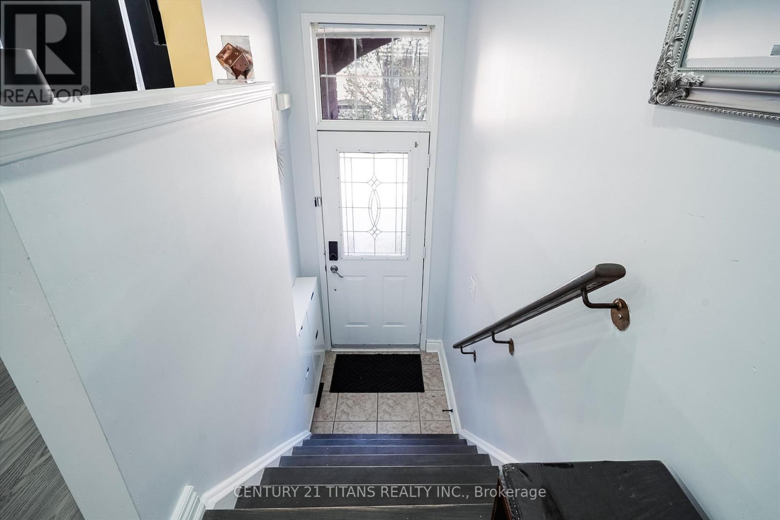11 Ventura Lane, Ajax, Ontario  L1T 0B1 - Photo 9 - E12135509