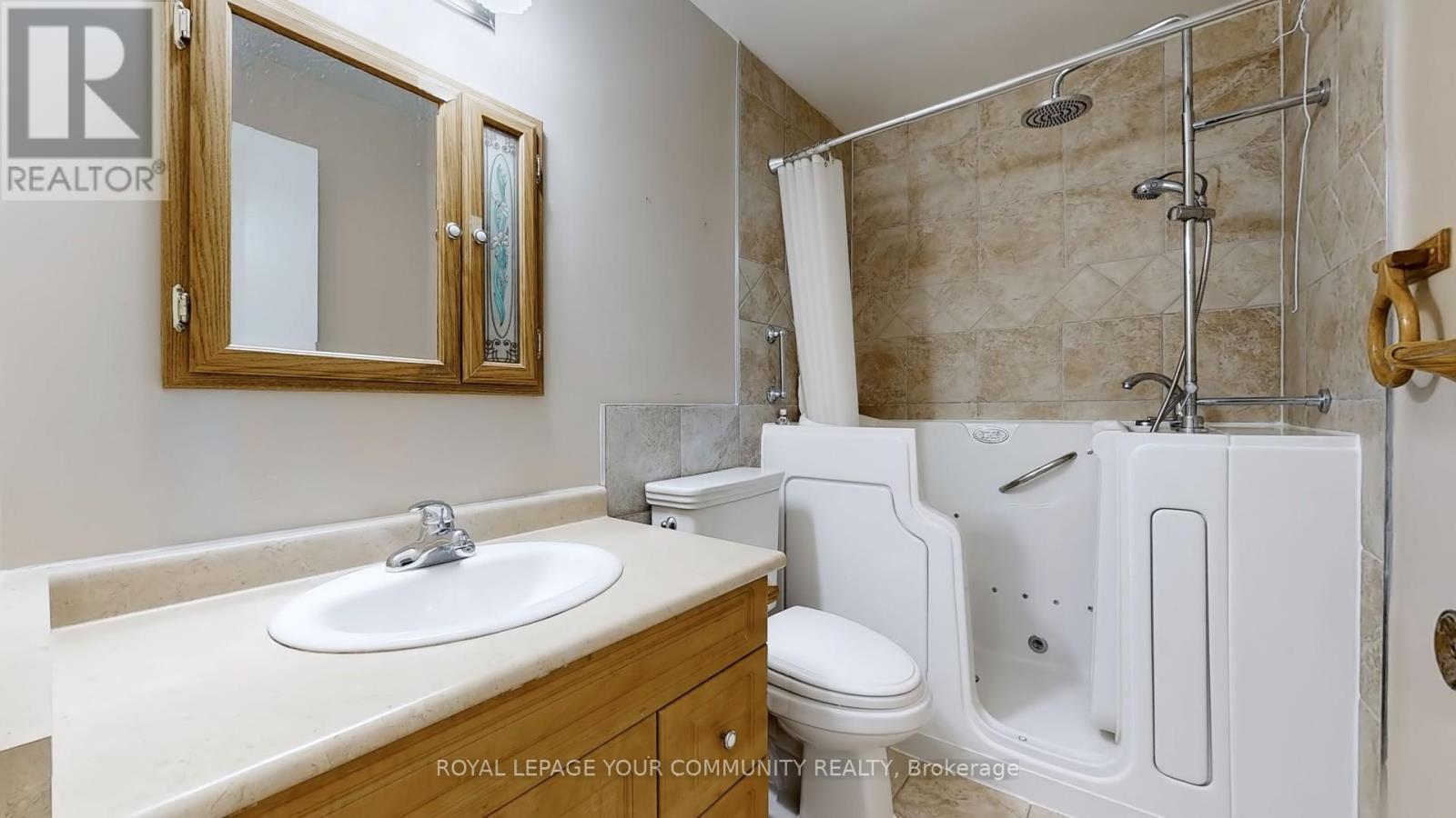 35 - 551 Steeles Avenue W, Toronto, Ontario  M2M 3Y1 - Photo 13 - C12132223
