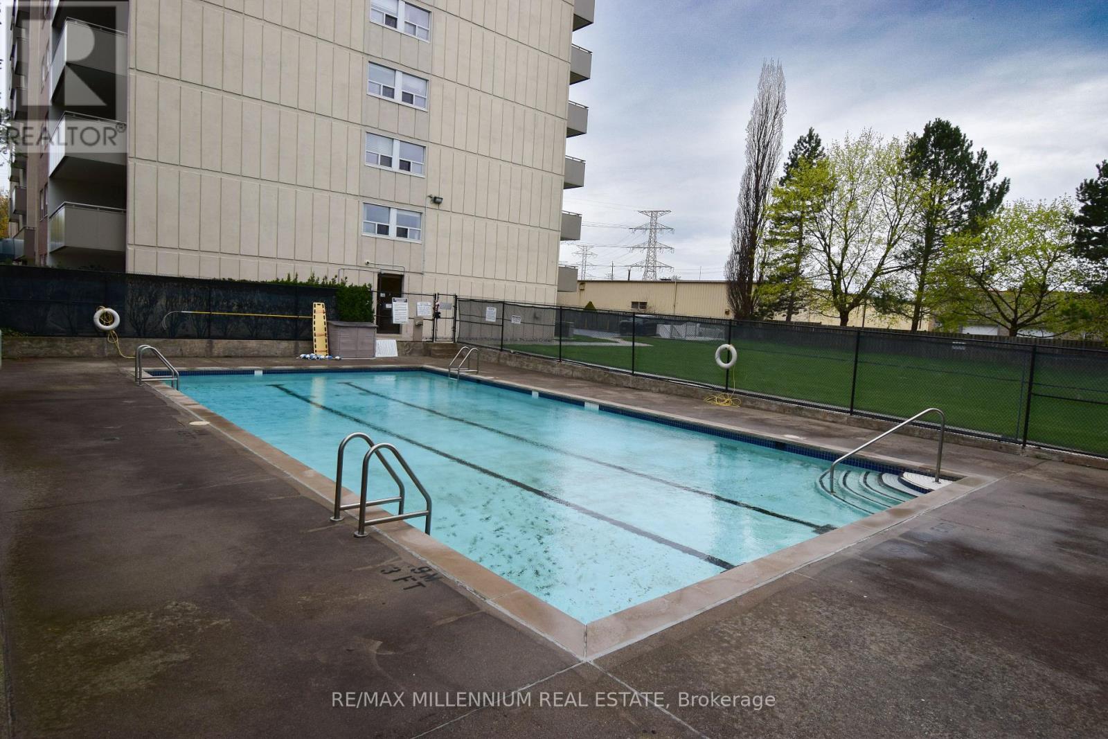 902 - 1425 Ghent Avenue N, Burlington, Ontario  L7S 1X5 - Photo 17 - W12092738