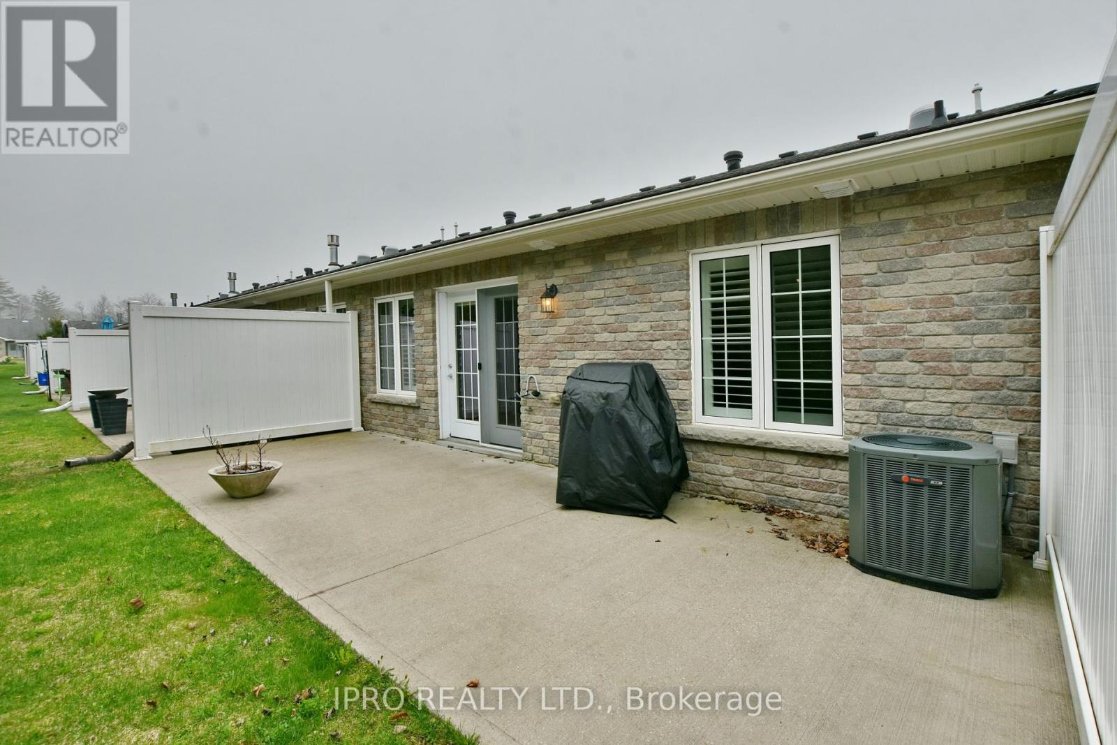 45 Clover Crescent, Wasaga Beach, Ontario  L9Z 0G4 - Photo 10 - S12135432