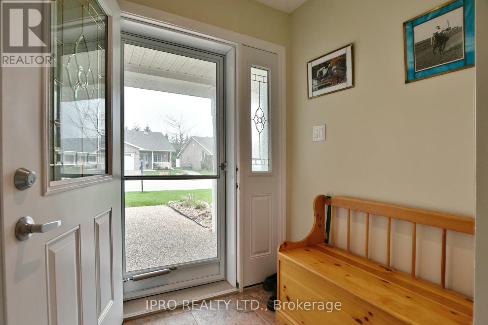 45 Clover Crescent, Wasaga Beach, Ontario  L9Z 0G4 - Photo 12 - S12135432