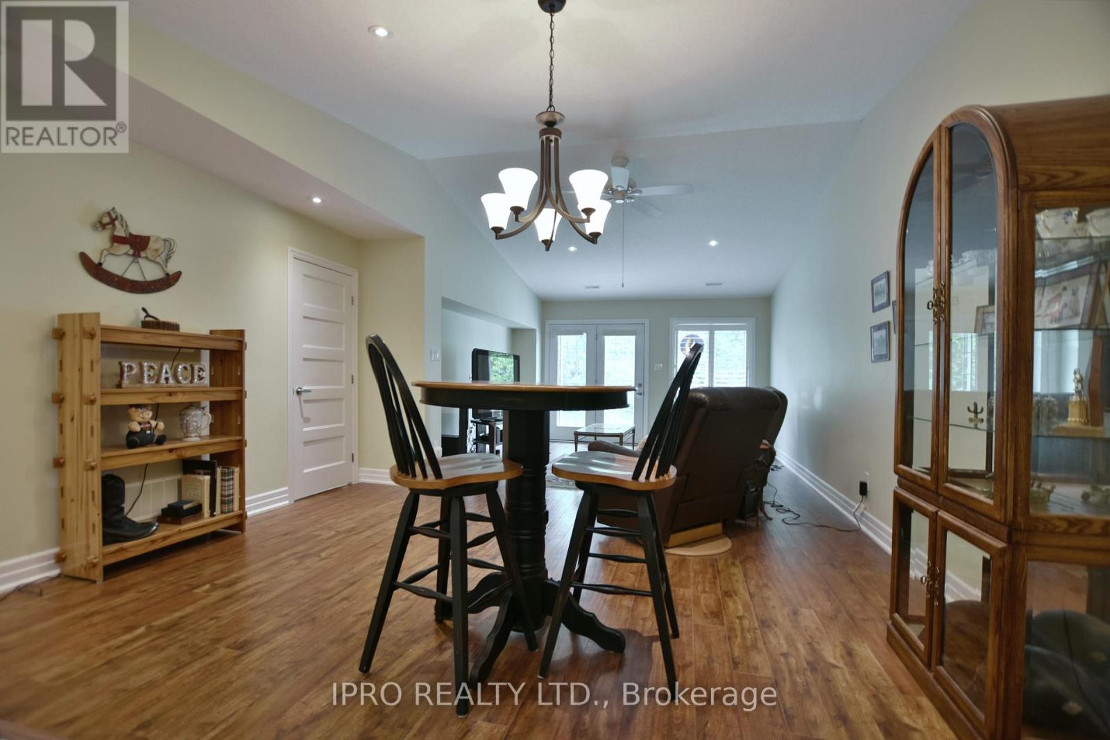 45 Clover Crescent, Wasaga Beach, Ontario  L9Z 0G4 - Photo 19 - S12135432