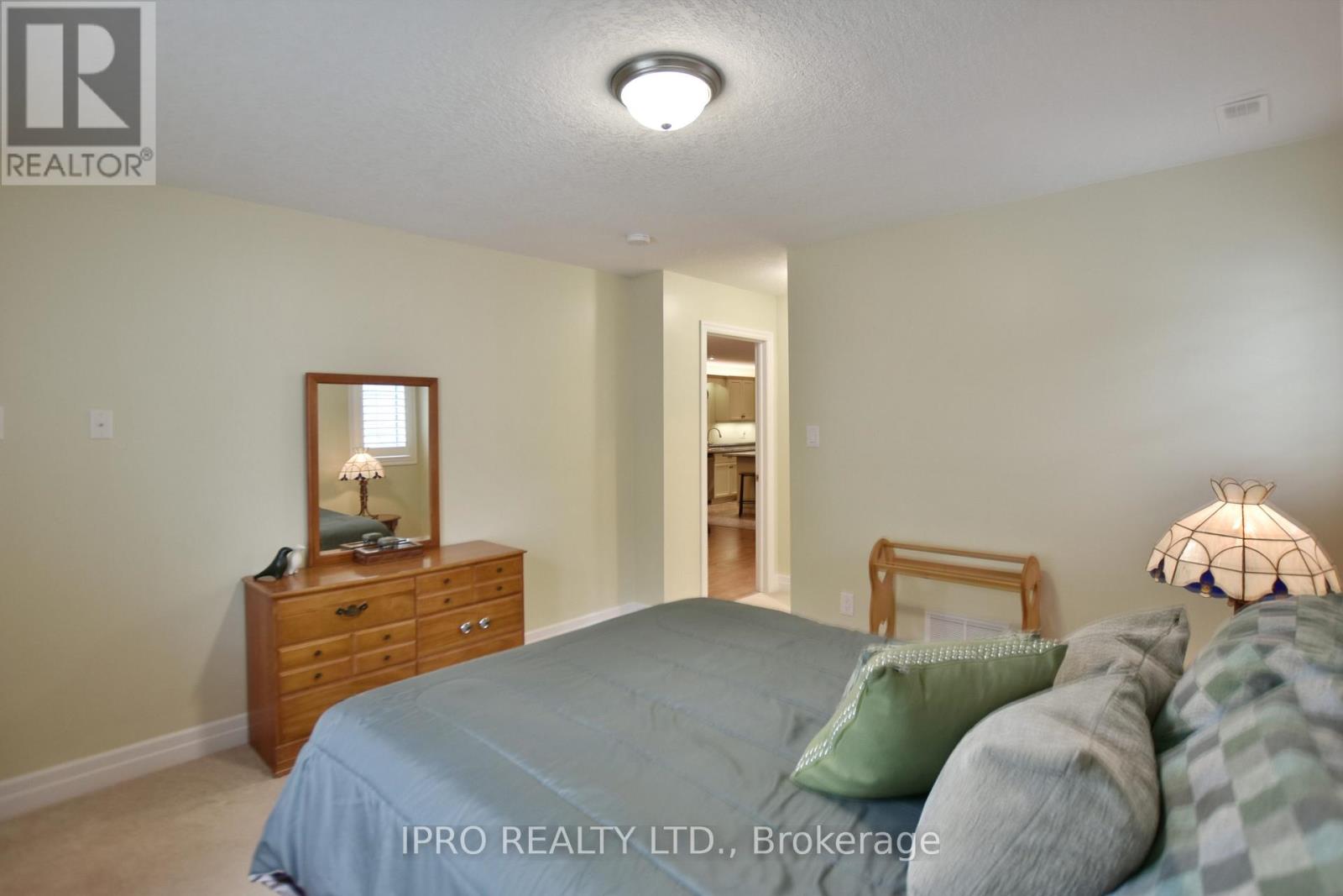 45 Clover Crescent, Wasaga Beach, Ontario  L9Z 0G4 - Photo 32 - S12135432