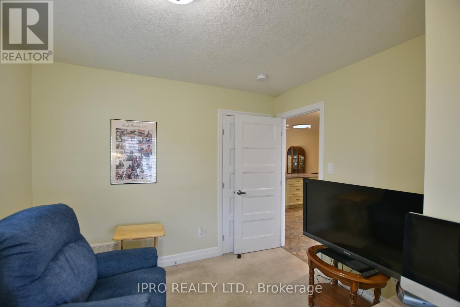 45 Clover Crescent, Wasaga Beach, Ontario  L9Z 0G4 - Photo 37 - S12135432
