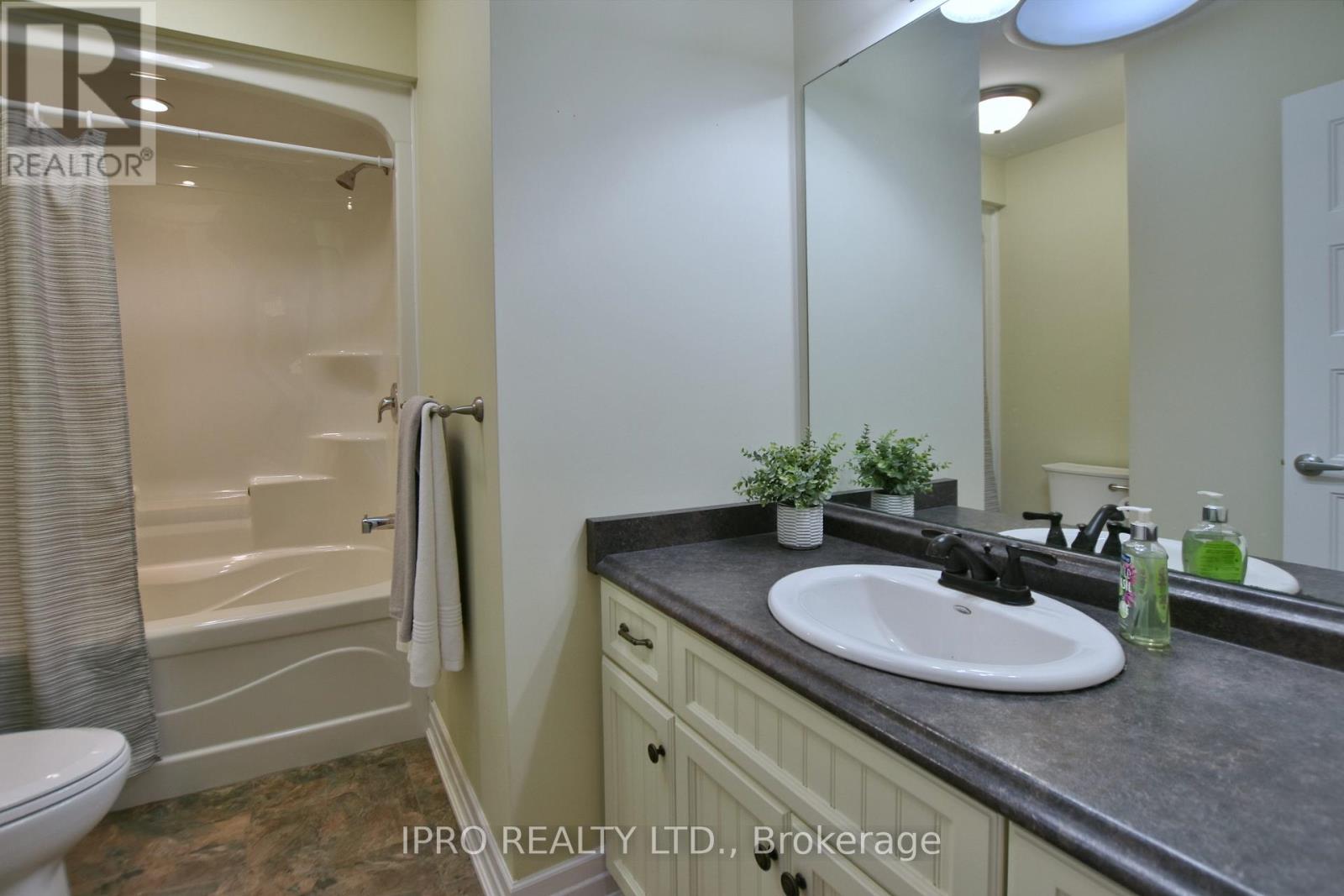 45 Clover Crescent, Wasaga Beach, Ontario  L9Z 0G4 - Photo 39 - S12135432
