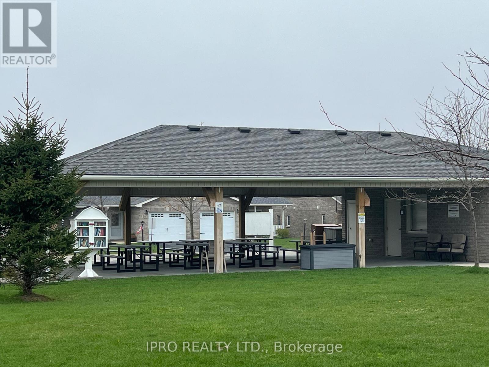 45 Clover Crescent, Wasaga Beach, Ontario  L9Z 0G4 - Photo 41 - S12135432