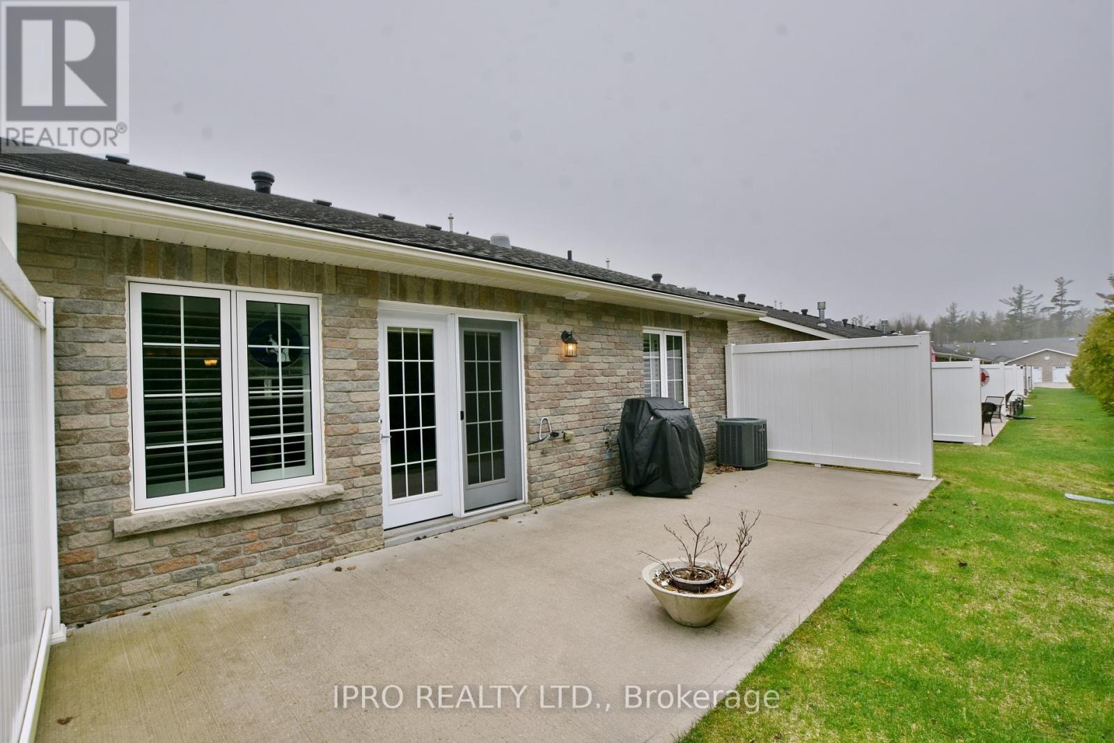 45 Clover Crescent, Wasaga Beach, Ontario  L9Z 0G4 - Photo 9 - S12135432