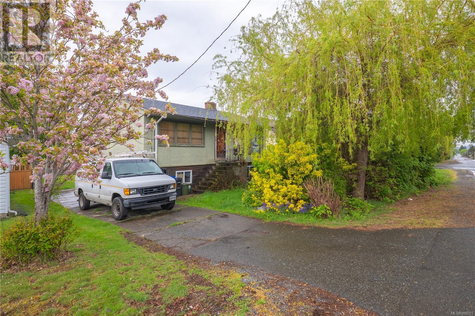 Property at 626 Fourth St image 2