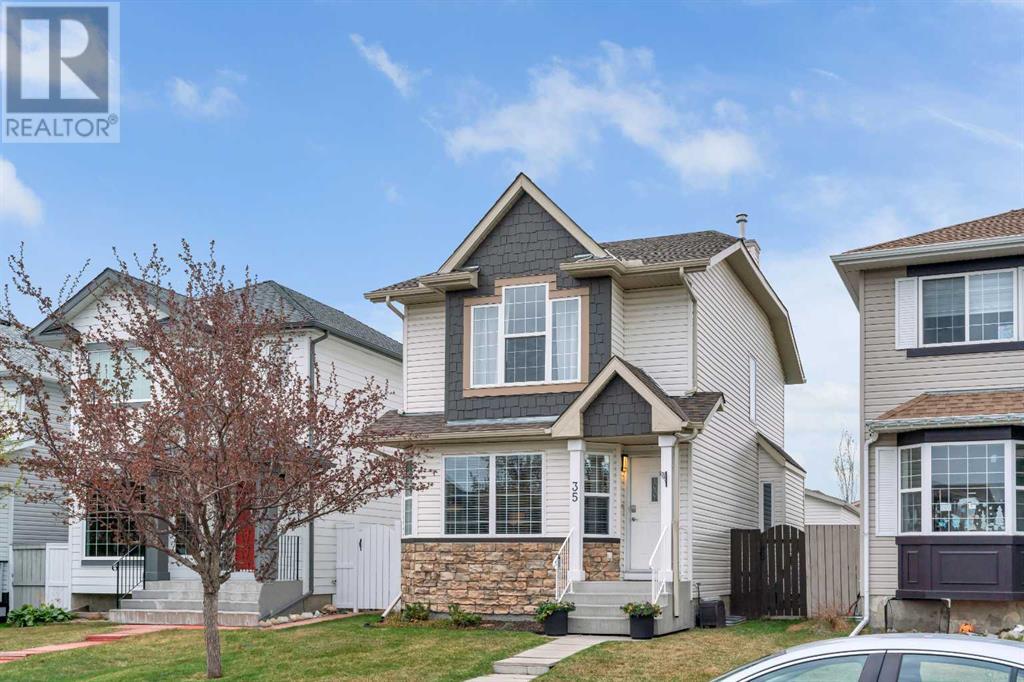 Property at 35 Everstone Way SW image 2
