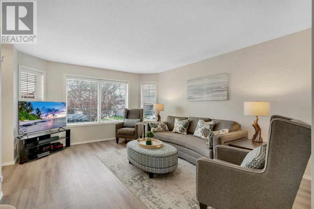 Property at 35 Everstone Way SW image 5