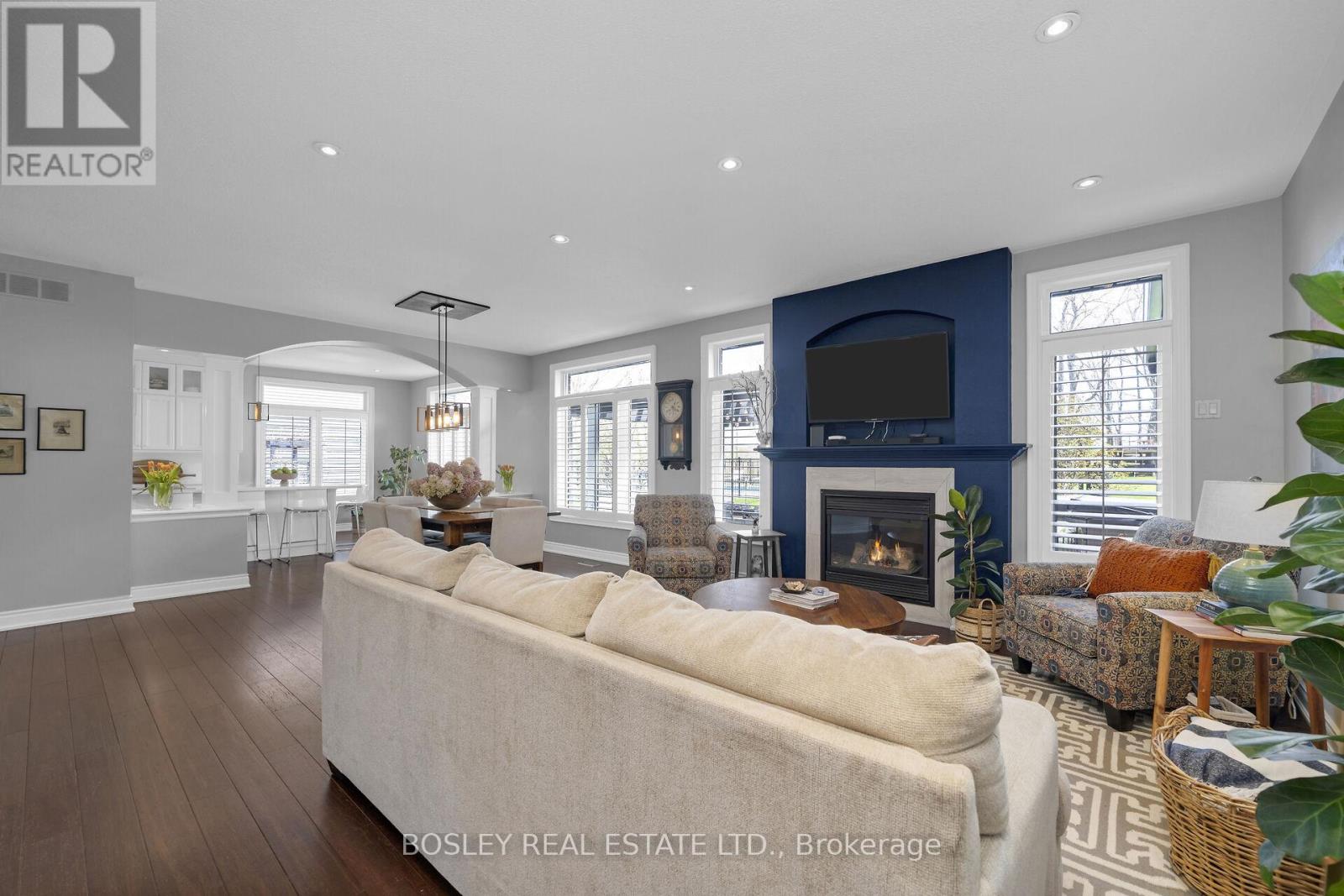 Property at 15 ASPEN COURT image 4