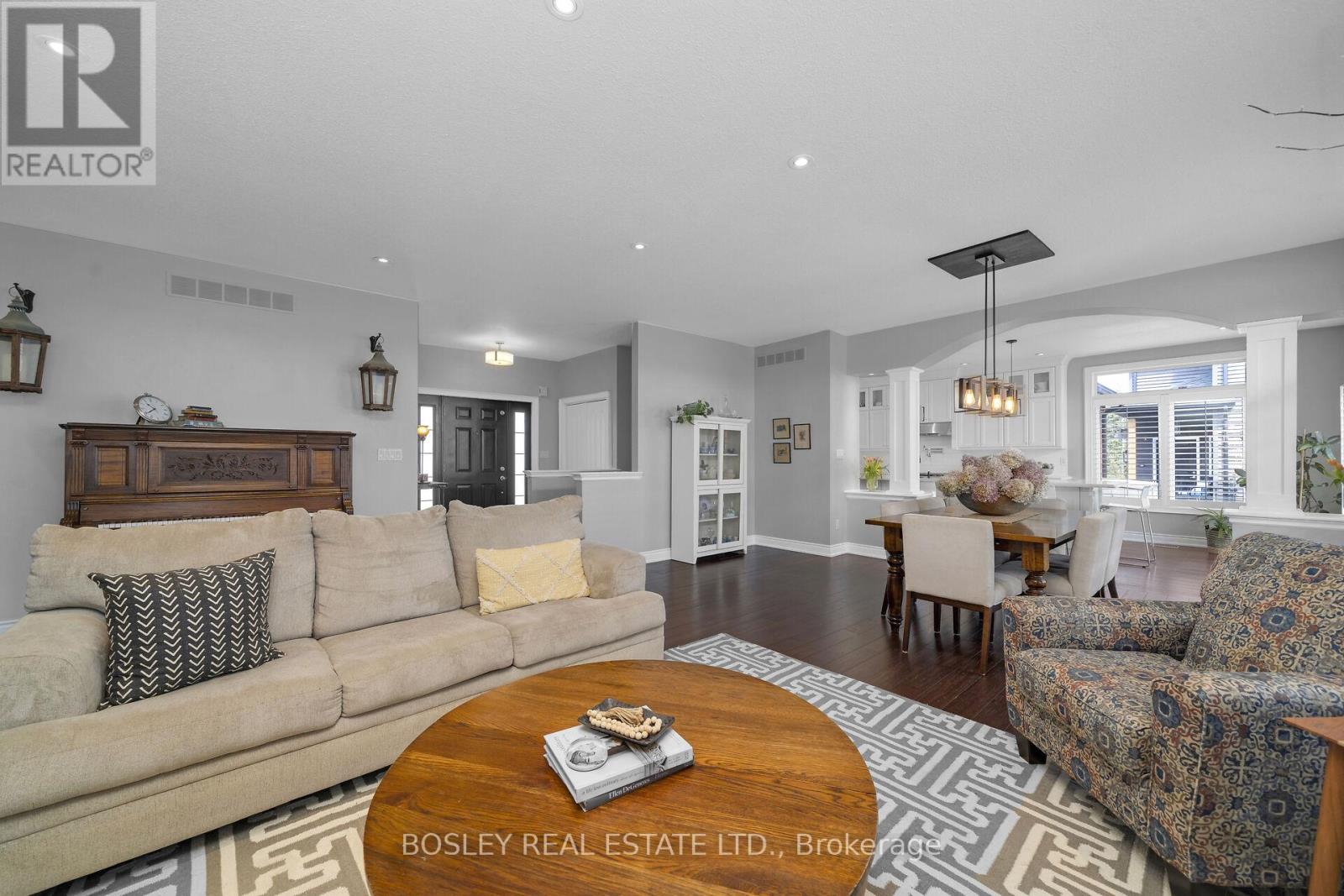Property at 15 ASPEN COURT image 5