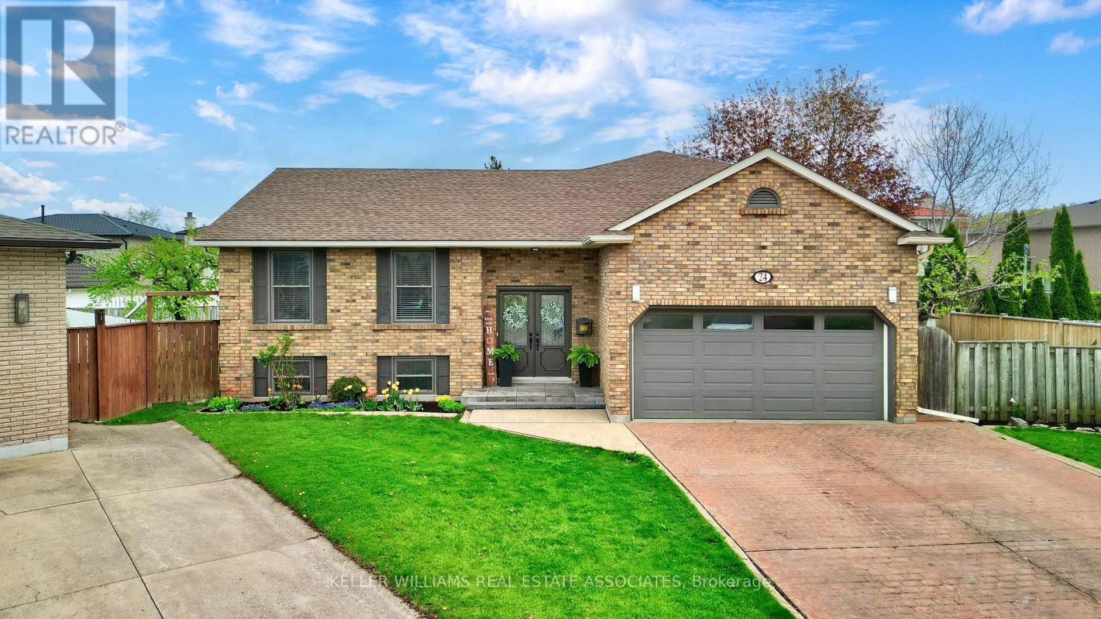 Property at 24 FARMINGDALE CRESCENT image 1