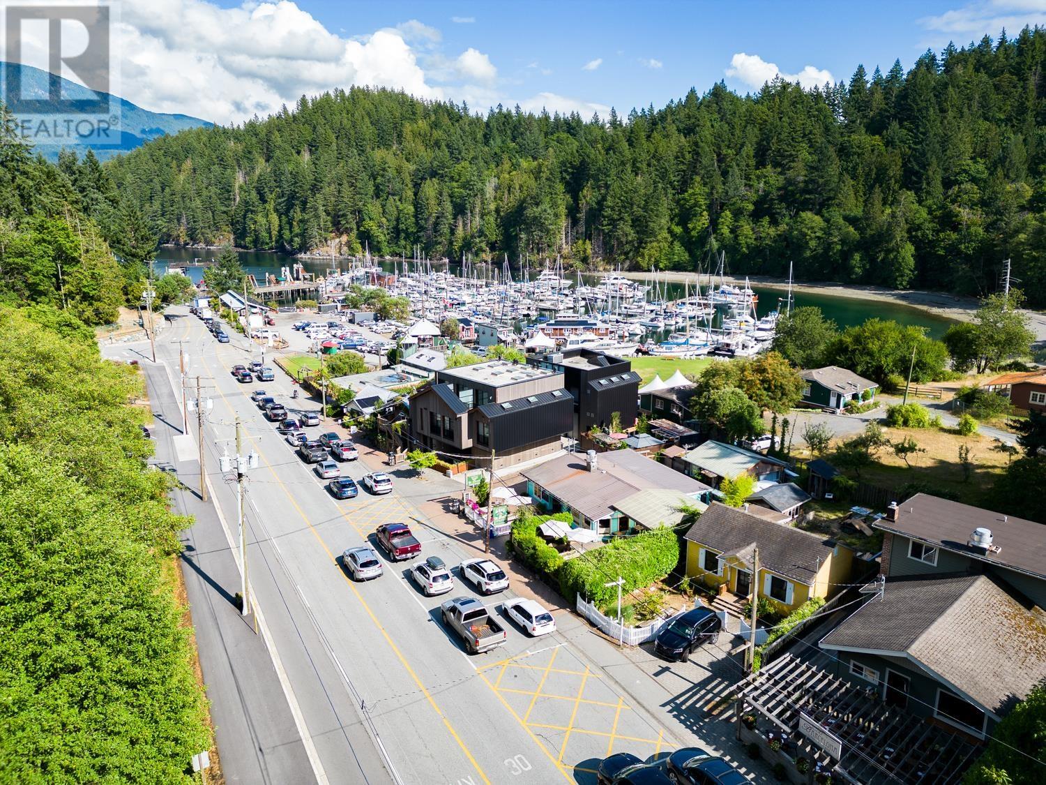 443B BOWEN ISLAND TRUNK ROAD, Bowen Island, British Columbia