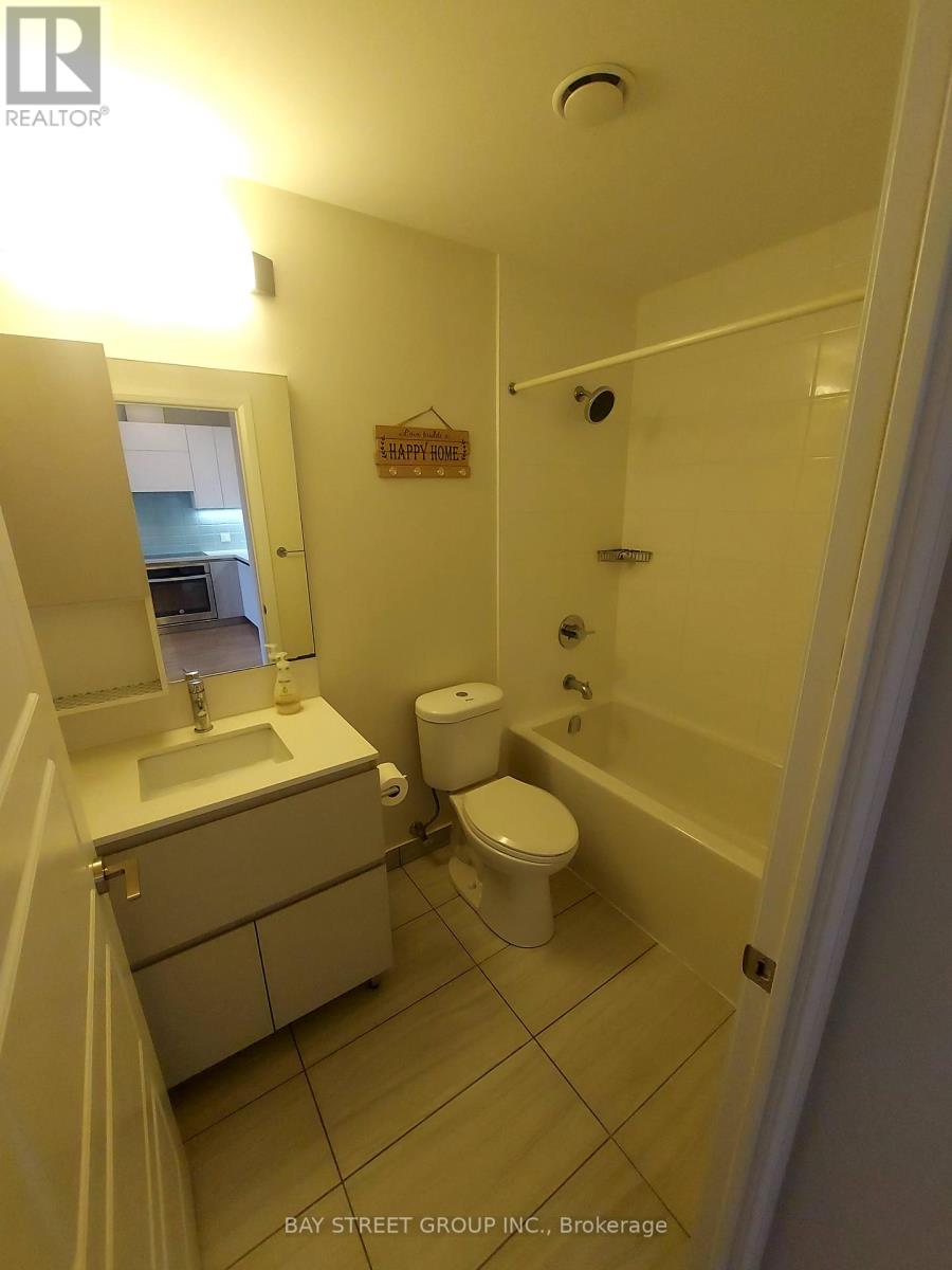 712 - 25 Water Walk Drive, Markham, Ontario  L6G 0G3 - Photo 6 - N12132666