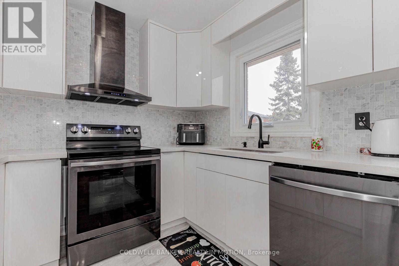 42 River Glen Blvd Boulevard S, Oakville, Ontario  L6H 5Z6 - Photo 17 - W12134893