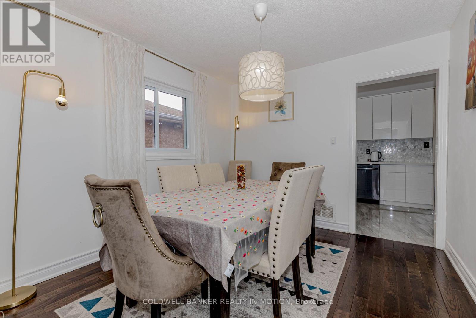 42 River Glen Blvd Boulevard S, Oakville, Ontario  L6H 5Z6 - Photo 9 - W12134893