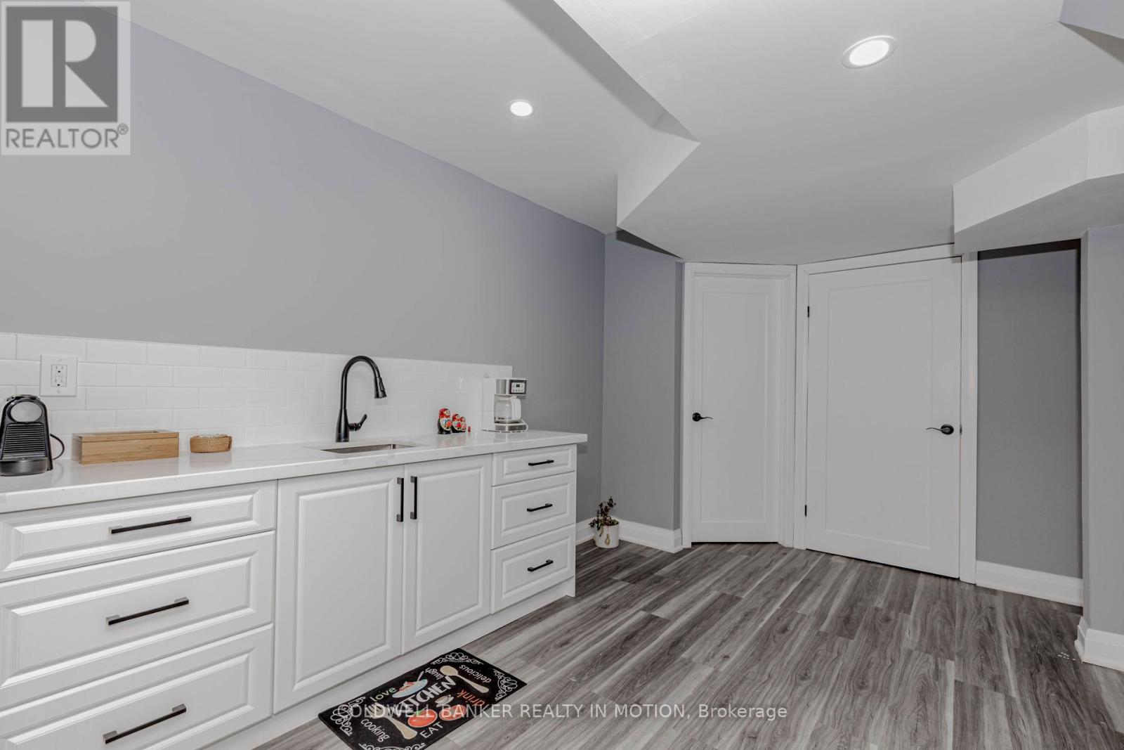 42 River Glen Blvd Boulevard S, Oakville, Ontario  L6H 5Z6 - Photo 47 - W12134893