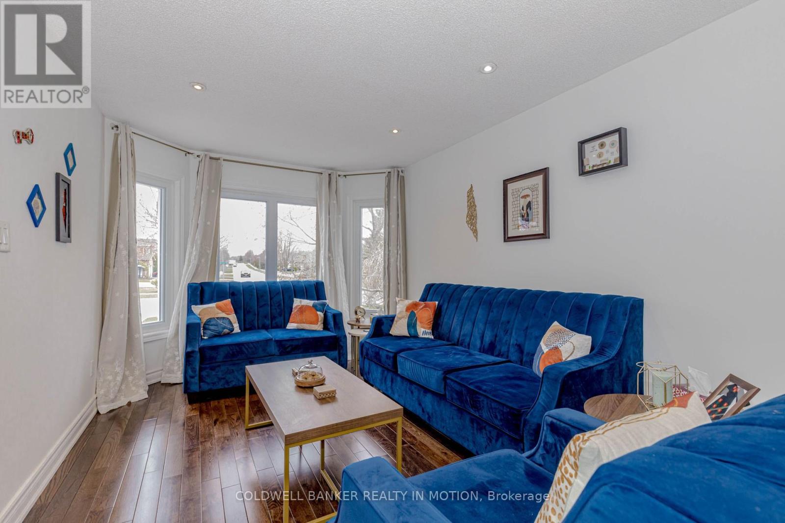 42 River Glen Blvd Boulevard S, Oakville, Ontario  L6H 5Z6 - Photo 5 - W12134893