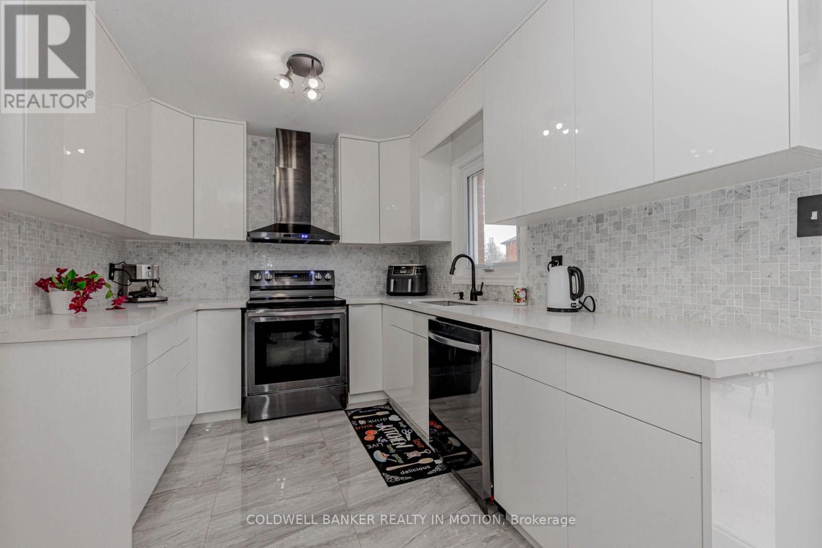 42 River Glen Blvd Boulevard S, Oakville, Ontario  L6H 5Z6 - Photo 15 - W12134893