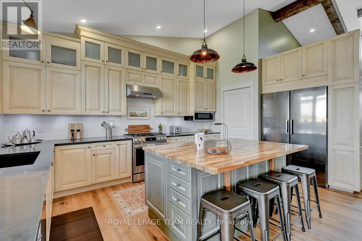 10939 County Rd 2 Road, South Dundas, Ontario  K0E 1K0 - Photo 12 - X12135526